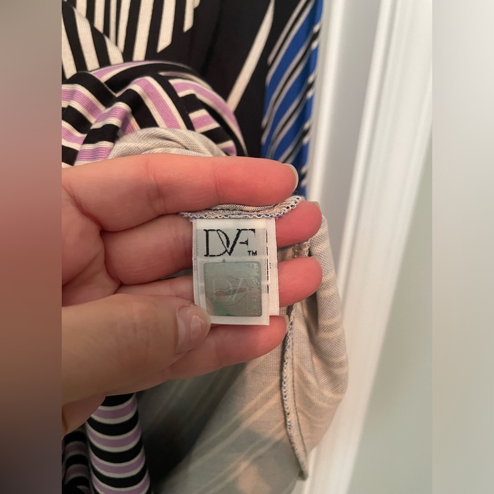 Diane von Furstenberg Ruri Sailor Chevron Silk shift dress. - Picture 5 of 5